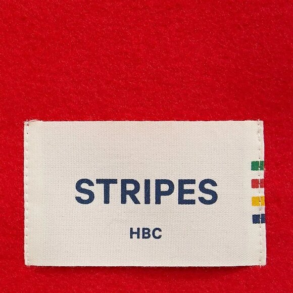 Hudson's Bay HBC True North Strong and Free Fleece Throw Blanket NEW NWT - Picture 5 of 6